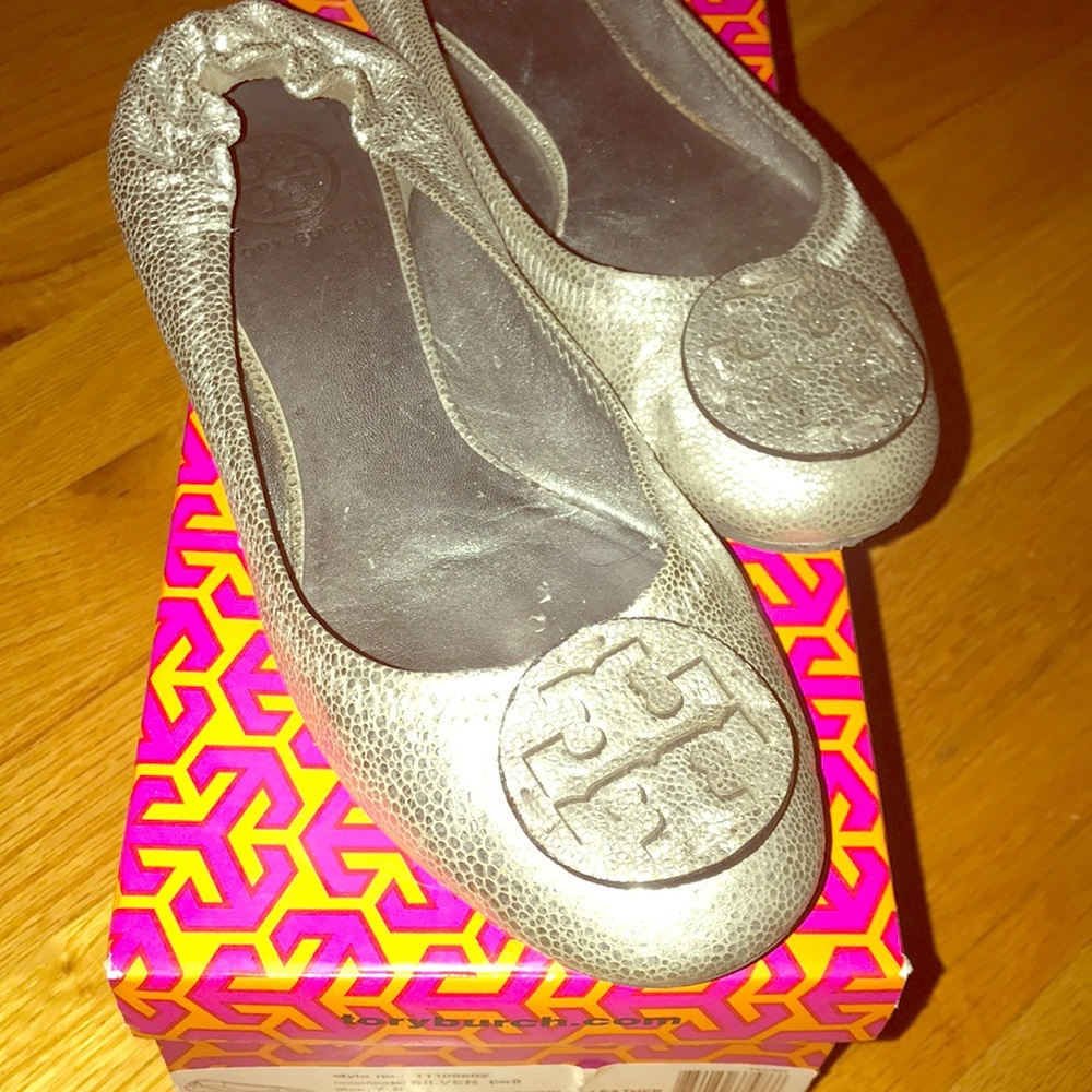 Tory Burch Silver Pebbled Leather Reva Flats